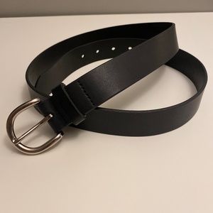 NWOT Gap Classic Black Leather Belt
